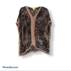 Liz Lance cheetah print poncho/top